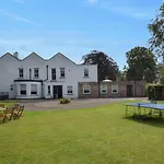 4 Bed In York Oc-55738 Holiday home Elvington