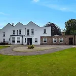 4 Bed In York Oc-55738 Holiday home Elvington