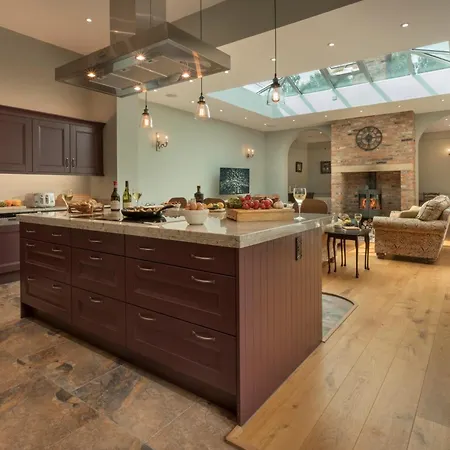 4 Bed In 55738 * Elvington