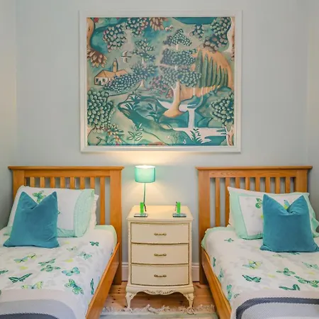 4 Bed In York Oc-55738 Vakantiehuis