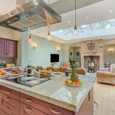 4 Bed In York Oc-55738 Vakantiehuis