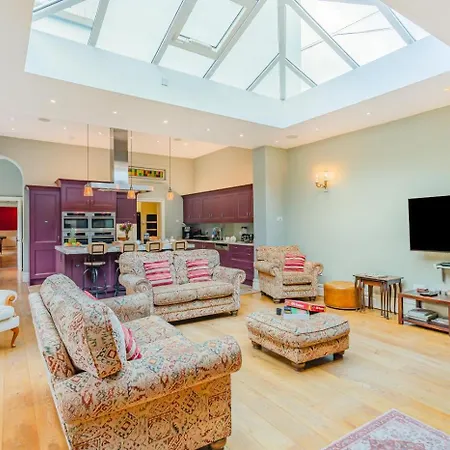 4 Bed In York Oc-55738 Vakantiehuis *