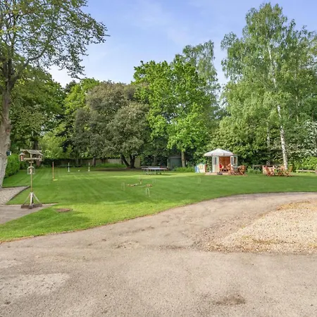 4 Bed In York Oc-55738 Vakantiehuis *