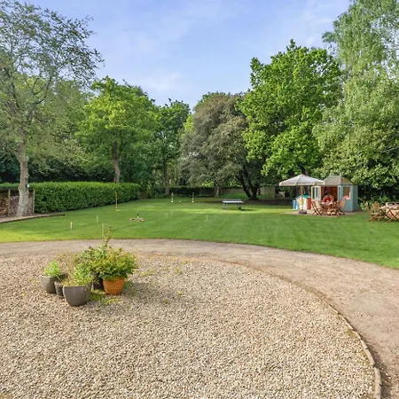 4 Bed In York Oc-55738 Vakantiehuis *