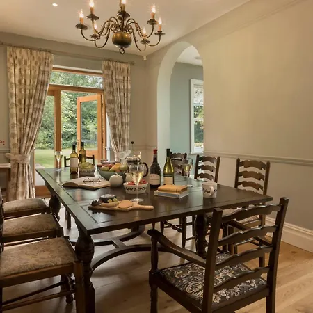 4 Bed In 55738 펜션 Elvington