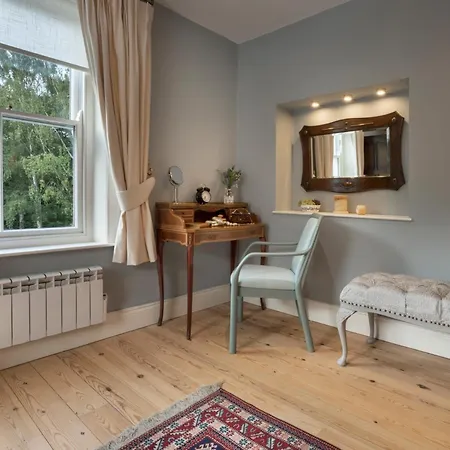 4 Bed In 55738 * Elvington